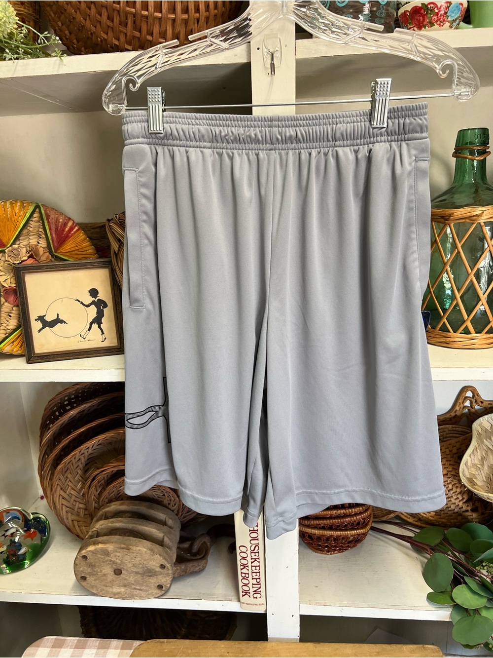 Under Armour shorts gray medium